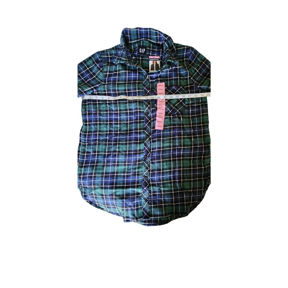 GAP  Plaid Flannel size small women's blue relaxed cabincore fisherman